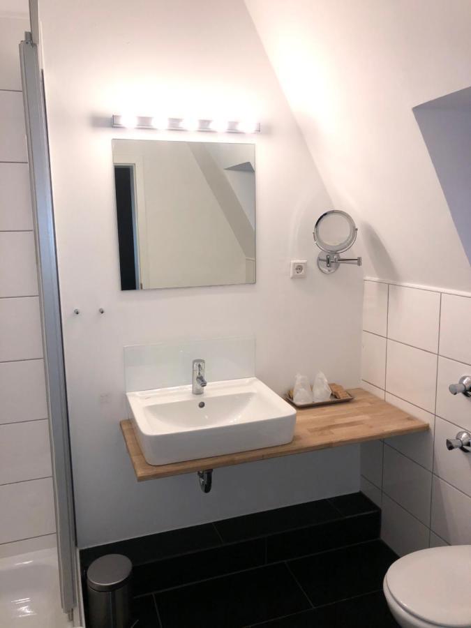 Lili Living Hotel Ратинген Экстерьер фото