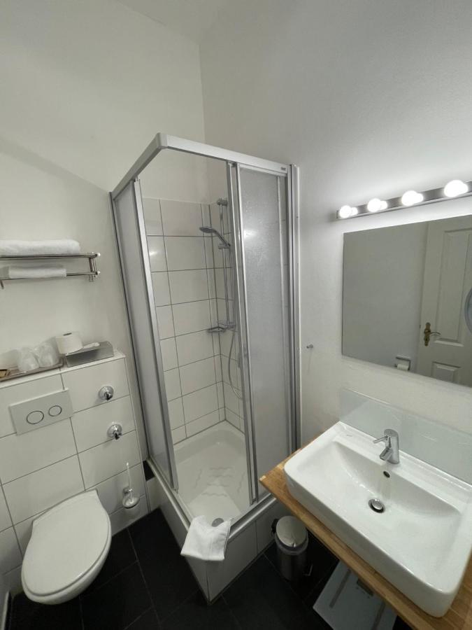 Lili Living Hotel Ратинген Экстерьер фото